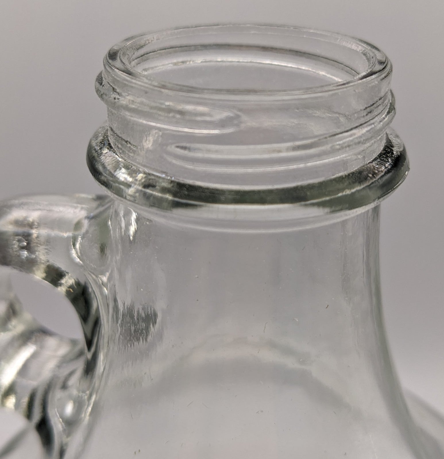 ACC Growler with Lid 10"H x 5"W Just Below Handle 4" Base with Raised A1168 20