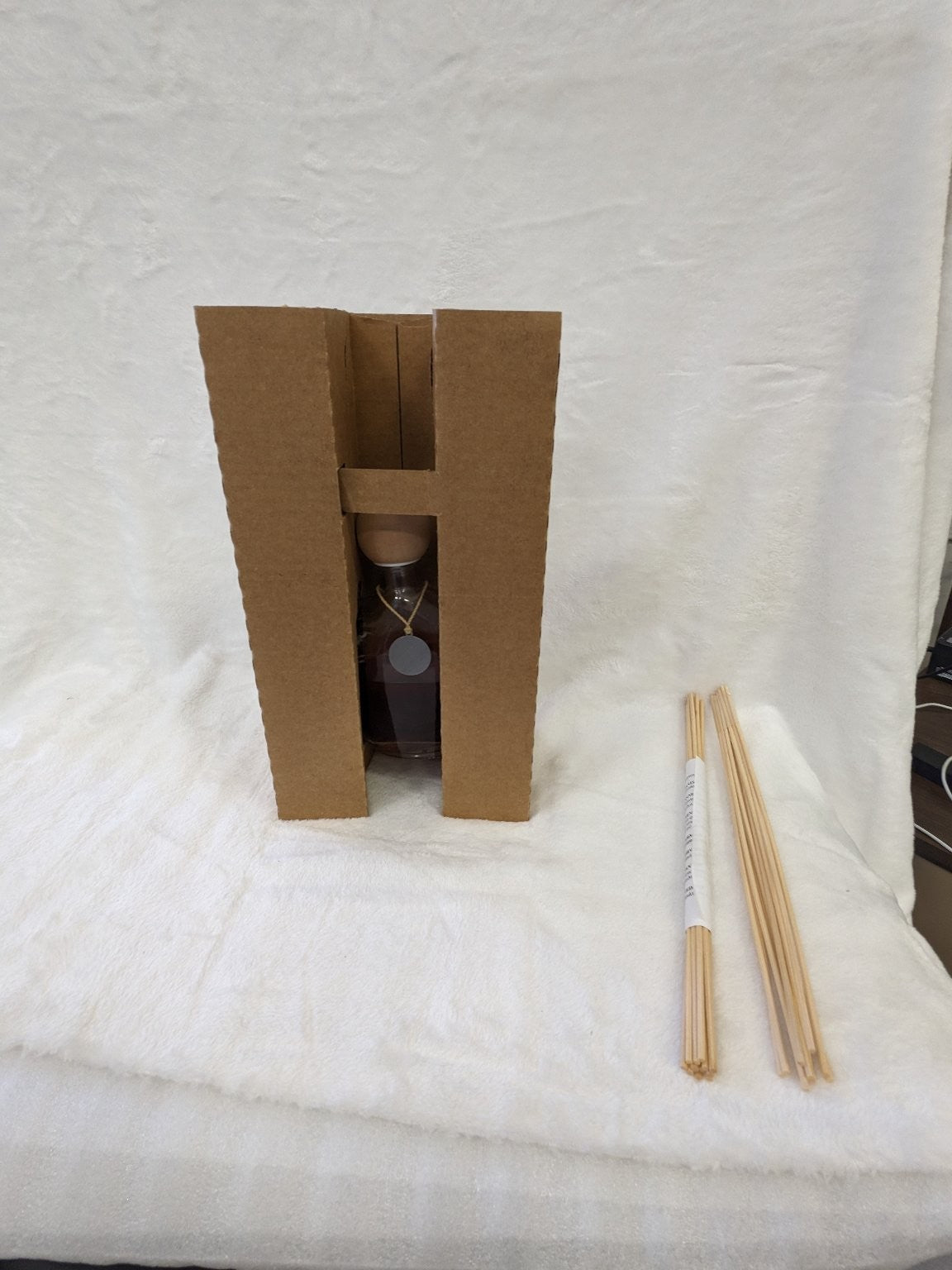 PartyLite Reed Diffuser Apple Cider Scented Glass Wood New RD354