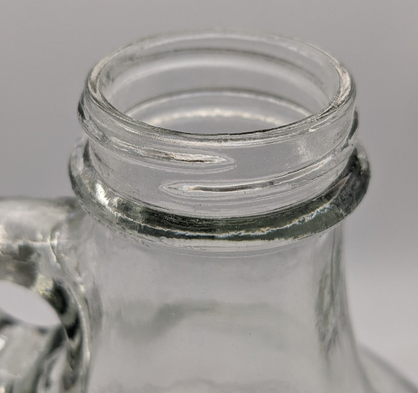 ACC Growler with Lid 10"H x 5"W Just Below Handle 4" Base with Raised A1168 32