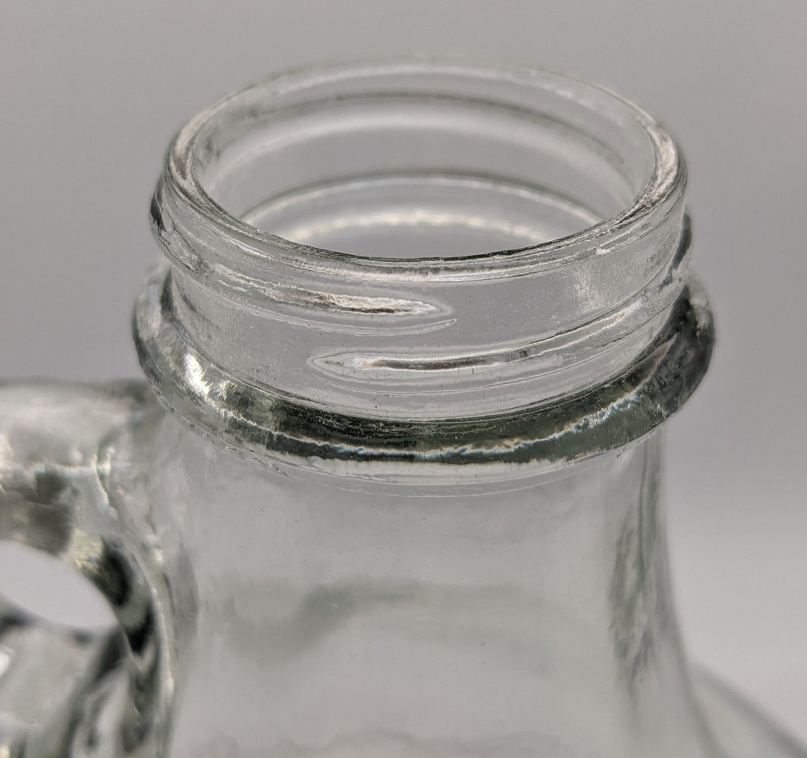 ACC Growler with Lid 10"H x 5"W Just Below Handle 4" Base with Raised A1168 32