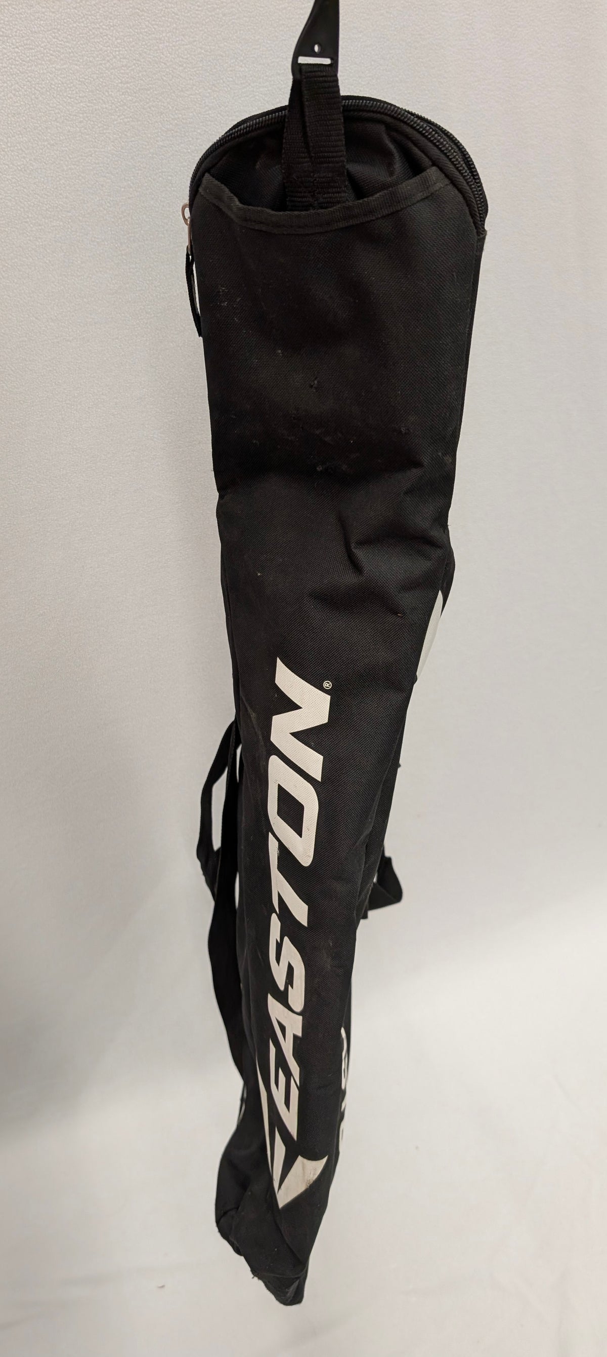OV1996-601A Easton Baseball Bag Used